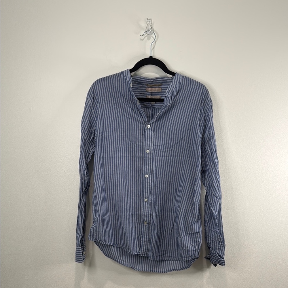 Banana Republic Blue Casual Button Down Shirt